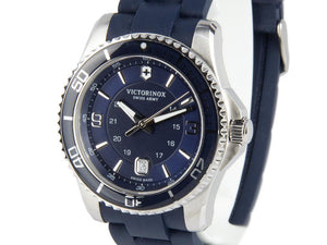 Victorinox Maverick Quartz Uhr, Edelstahl 316L, Blau, 43 mm, Kautschukband